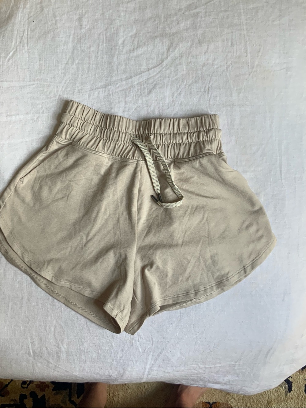 Viori Drawstring Shorts in Sandstone